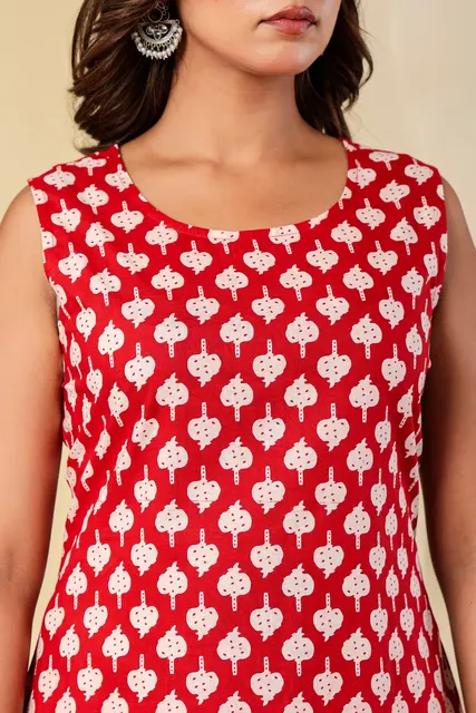 Raani Red Buta Sleeveless Kurta Set — view 8